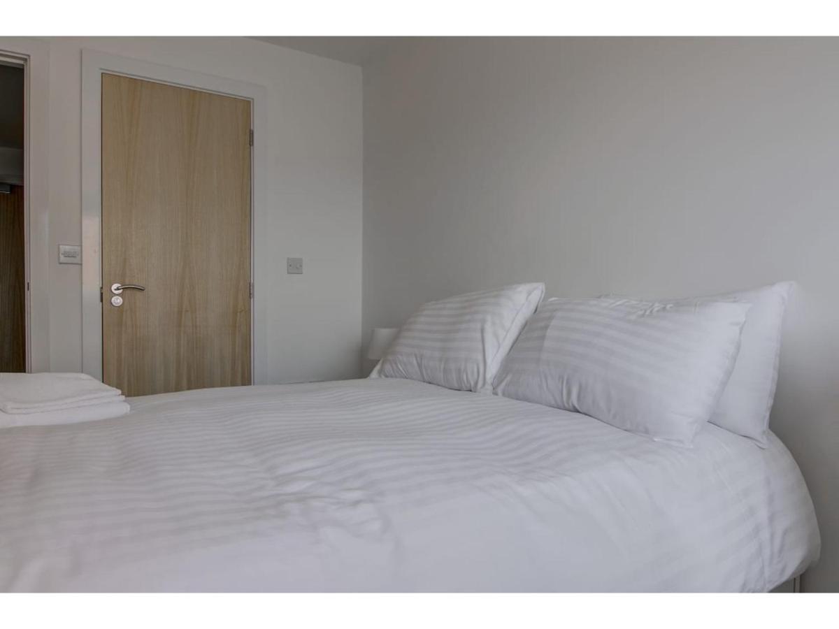 Large, Spacious And Modern Apt For 4 In แมนเชสเตอร์ ภายนอก รูปภาพ
