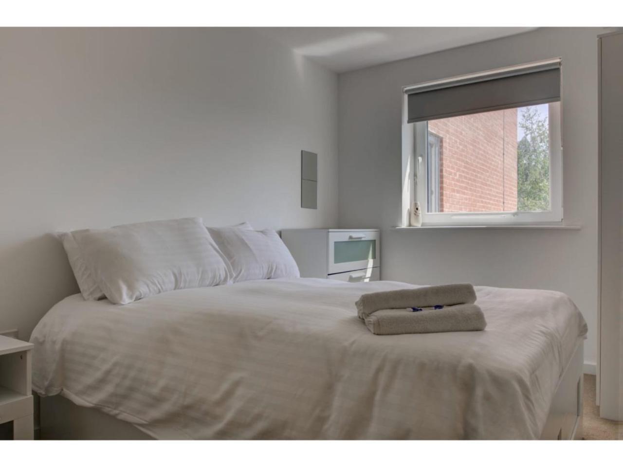Large, Spacious And Modern Apt For 4 In แมนเชสเตอร์ ภายนอก รูปภาพ