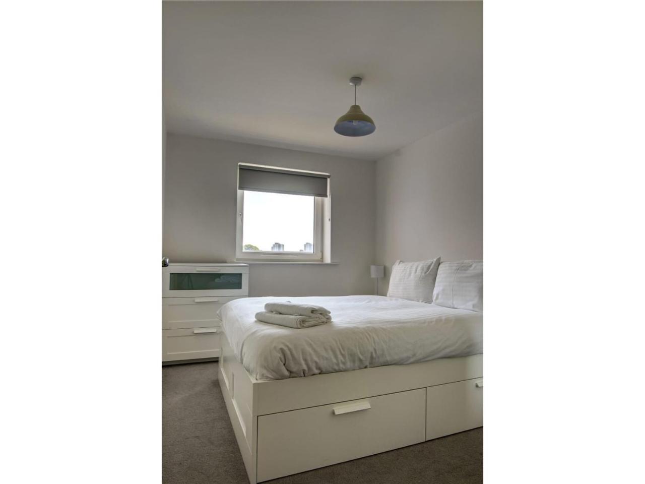 Large, Spacious And Modern Apt For 4 In แมนเชสเตอร์ ภายนอก รูปภาพ