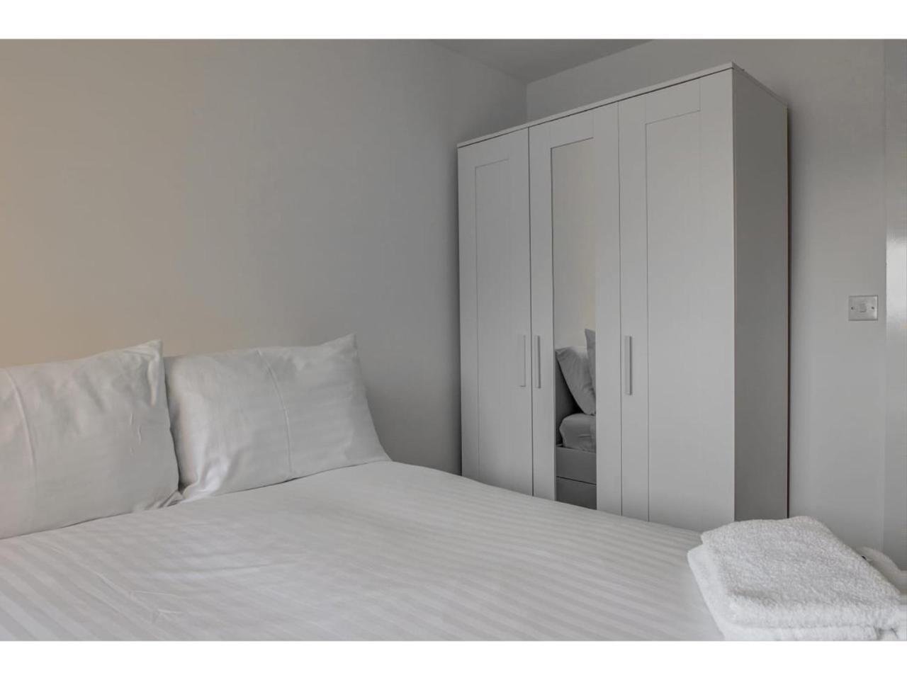 Large, Spacious And Modern Apt For 4 In แมนเชสเตอร์ ภายนอก รูปภาพ